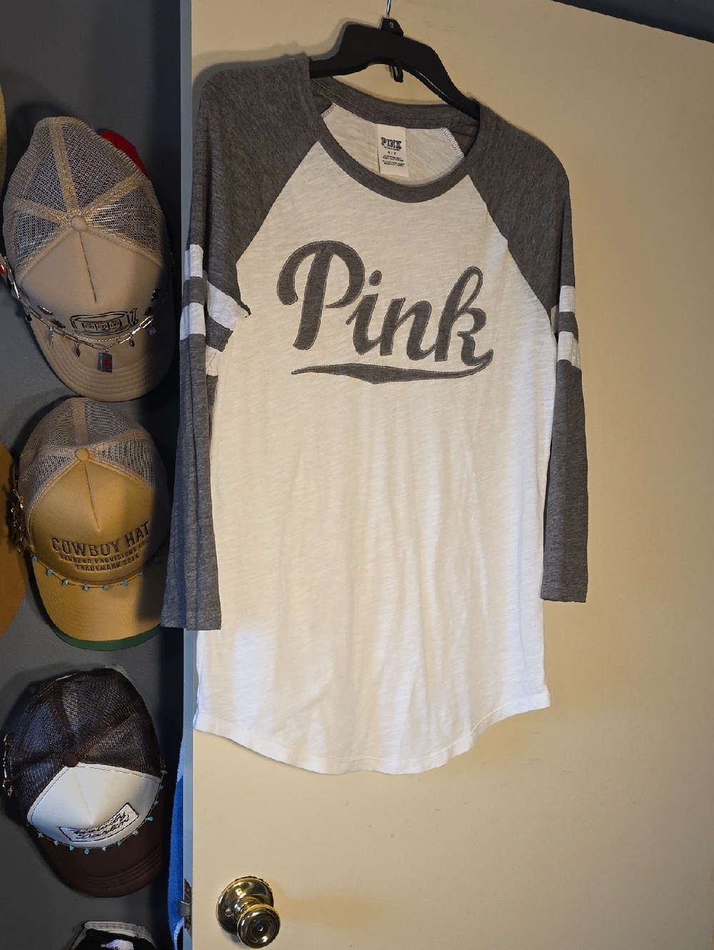 PINK Victoria's Secret White and Gray Raglan Baseball Tee